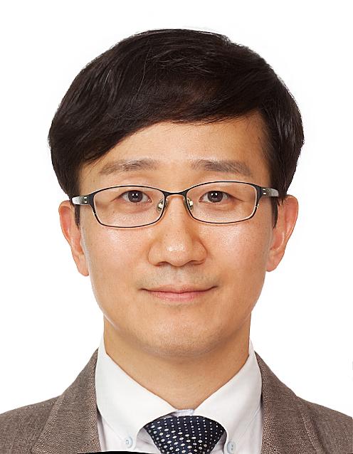 류근 프로필 사진